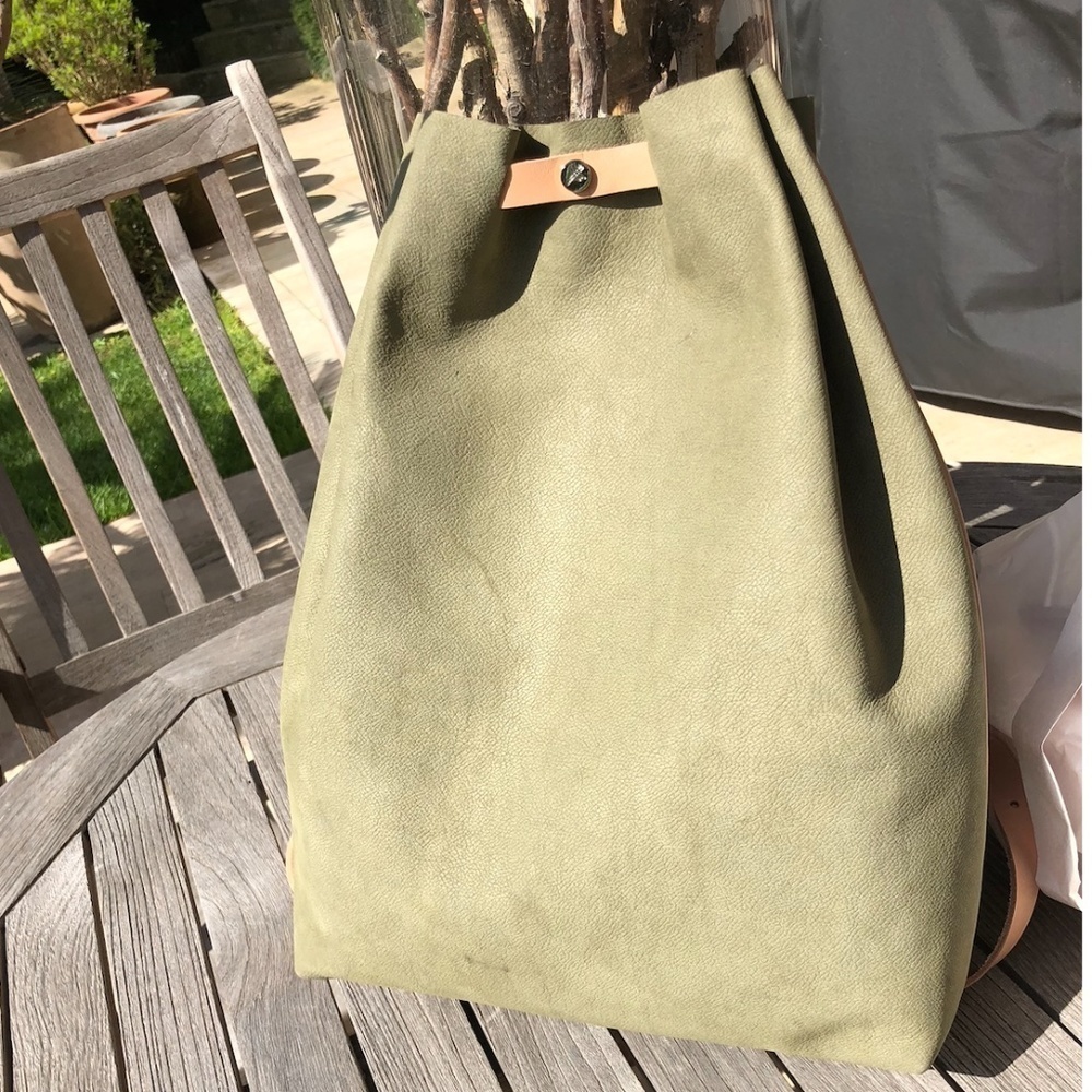 Green Nubuck suede leather backpack - Picture 4 of 17